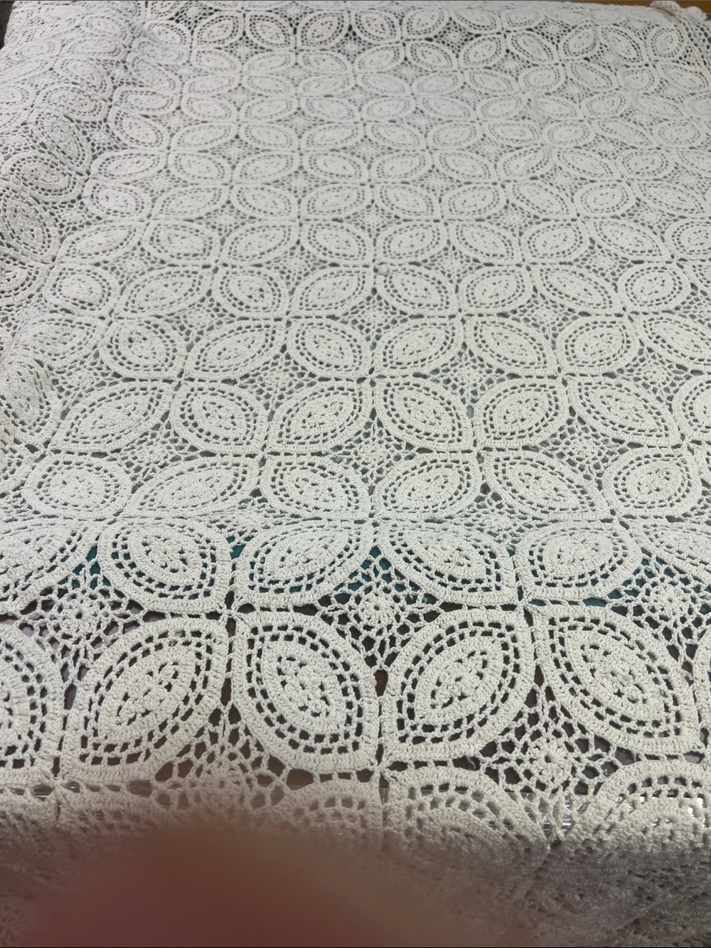Classic White Crochet Lace Tablecloth - Elegant Home Dining Linen 84x56